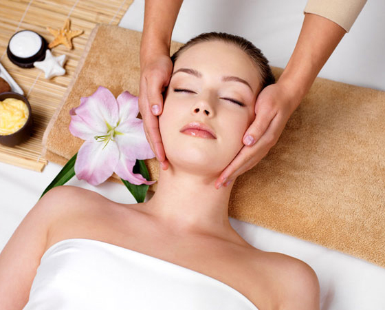 Massage Mặt Thư Giãn Và Trẻ Hóa Tại Sen Beauty